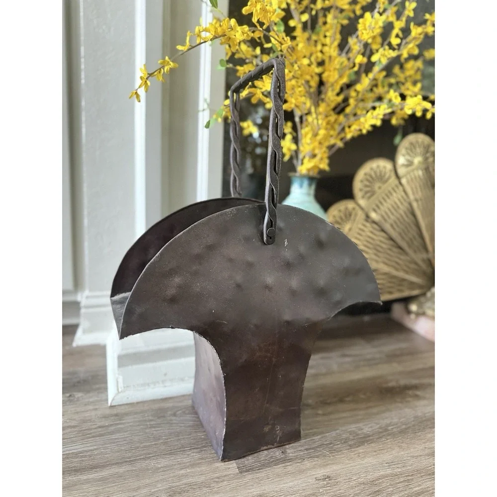 Vintage Hand Forged Iron Firewood Kindling Basket Twisted Handle Brutalist 23